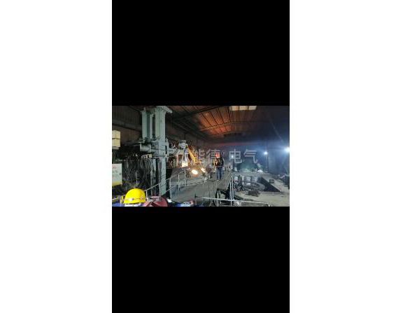 電弧爐冶煉現場視頻