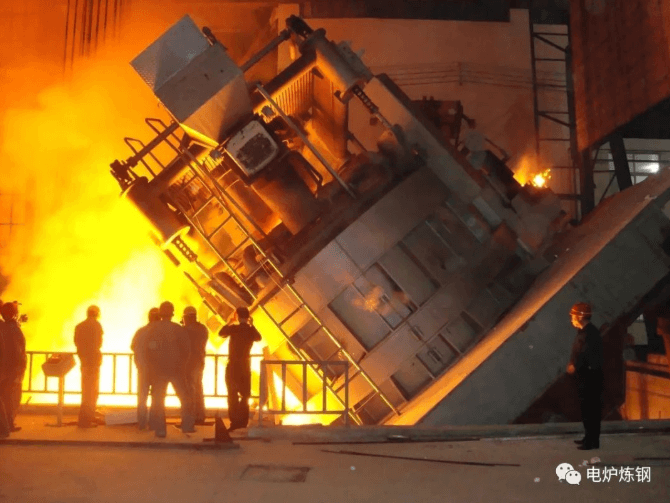 世界上**大的直流電弧爐：420噸